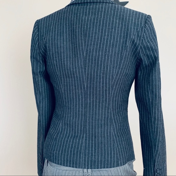 Suzy Shier Double Lapel Grey Pinstripe Blazer - Picture 8 of 16